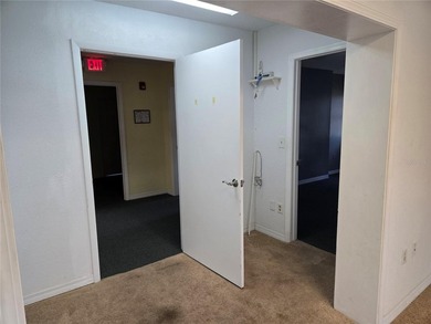 NICE PRICE REDUCTION!! SELLER IS MOTIVATED!!! This is a RARE - photo 47