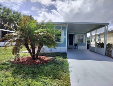 Step into this beautifully remodeled, fully furnished 2-bedroom - photo 2