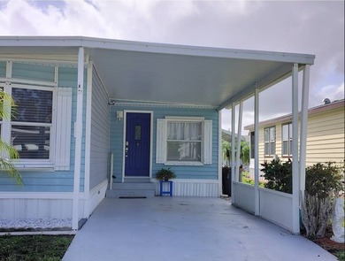 Step into this beautifully remodeled, fully furnished 2-bedroom - photo 4