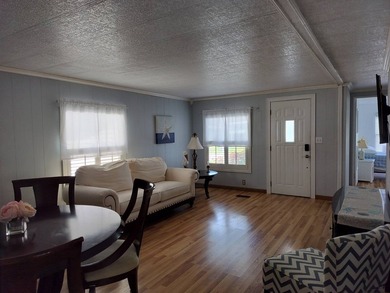 Step into this beautifully remodeled, fully furnished 2-bedroom - photo 6