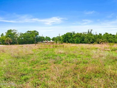 HUGE INVESTMENT POTENTIAL!! Positioned in a prime location in - photo 4