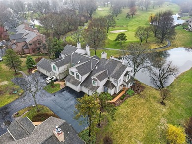 Sophisticated, fully renovated residence with breathtaking water - photo 2
