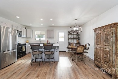 Welcome home to this better-than-new, thoughtfully designed - photo 10