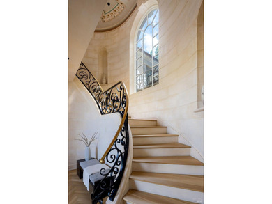 Italianate grandeur and modern design are one at this - photo 18