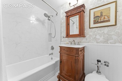 Rarely available 3 bedroom, 2 bath home in the heart of Hamilton - photo 8