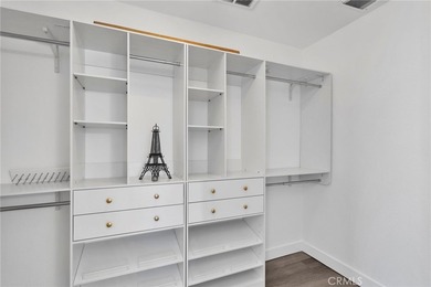 5 beds ** 2076 sq ft ** Fully Renovated **OWNED SOLAR *** that - photo 20