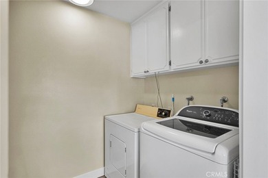 5 beds ** 2076 sq ft ** Fully Renovated **OWNED SOLAR *** that - photo 29