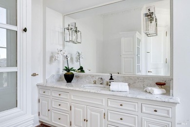 Italianate grandeur and modern design are one at this - photo 33