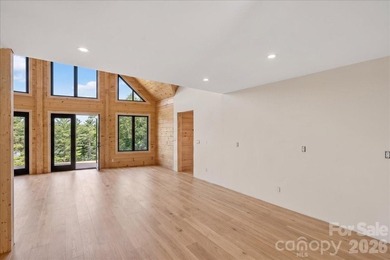 Welcome to lakefront living at its finest in the prestigious - photo 4