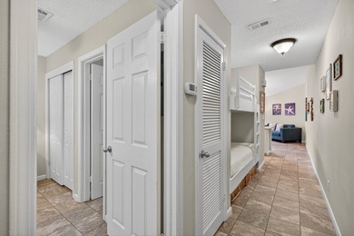 Charming 1BR/1BA condo with hallway bunks - sleeps 6! This makes - photo 2
