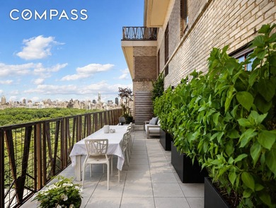 Mint Condition Four-Bedroom Residence with a Terrace Overlooking - photo 1
