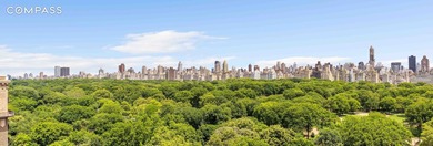 Mint Condition Four-Bedroom Residence with a Terrace Overlooking - photo 3
