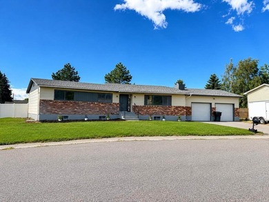 Welcome to your Next Home ! Elegant Modern Living On A Corner - photo 1