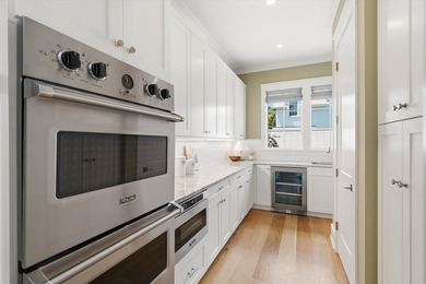 Welcome to an exceptional, newly built residence in the heart of - photo 15