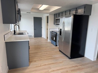 Welcome to your Next Home ! Elegant Modern Living On A Corner - photo 6