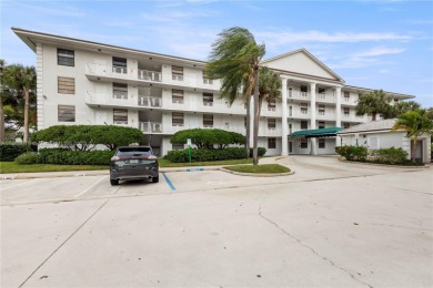 Lake Condo For Sale in West Palm Beach, Florida