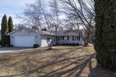 Lake Home Sale Pending in Lake Holiday, Illinois