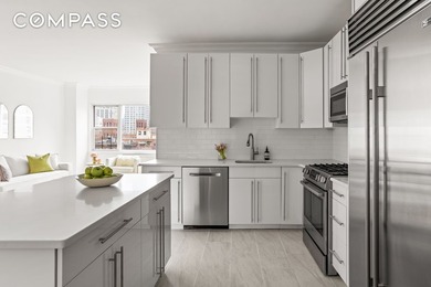 Luxurious 4 Bedroom with City Views Rarely available, this - photo 4