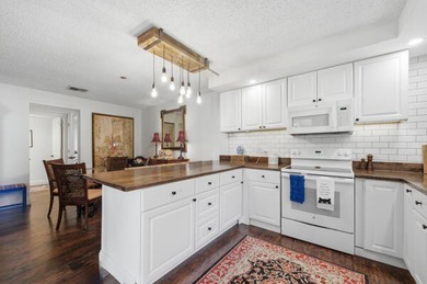Discover this charming 2-bedroom, 2.5-bathroom condominium - photo 14