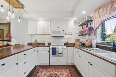 Discover this charming 2-bedroom, 2.5-bathroom condominium - photo 15