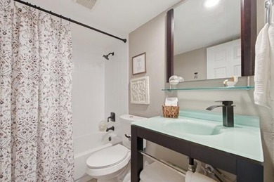 Discover this charming 2-bedroom, 2.5-bathroom condominium - photo 21