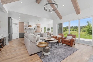 Absolutely breathtaking golf course home situated on a premier 0 - photo 4