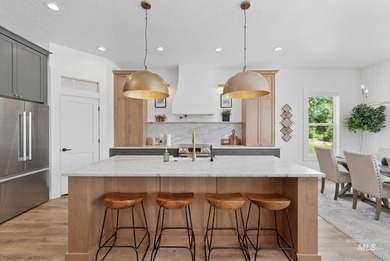 Absolutely breathtaking golf course home situated on a premier 0 - photo 6