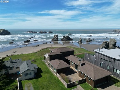 Experience the Ultimate Coastal Retreat at FACE ROCK Vacation - photo 3