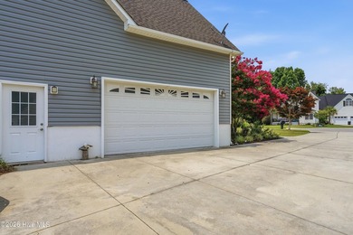 Welcome to this spacious custom home nestled on a quiet - photo 4