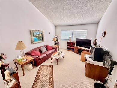 Corner unit with only one common wall located within a well - photo 15