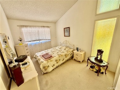 Corner unit with only one common wall located within a well - photo 16