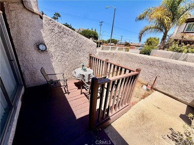 Corner unit with only one common wall located within a well - photo 19