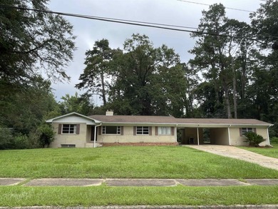 (private lake, pond, creek) Home For Sale in Quincy Florida