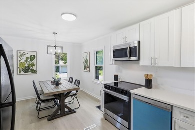 Welcome to 271 Sheppler Street, a charming Cape Cod filled with - photo 10
