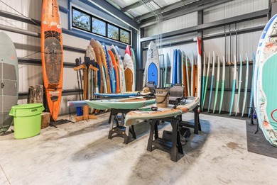 Extraordinary 14,000+ Square Foot Warehouse, Showroom, and - photo 11