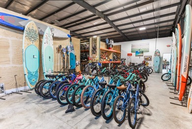 Extraordinary 14,000+ Square Foot Warehouse, Showroom, and - photo 12