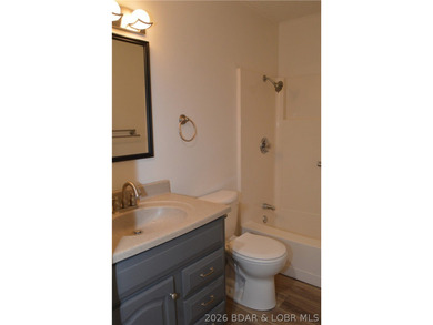 Rarely available walk-in Lake Forest condo! This 2 bedroom end - photo 13