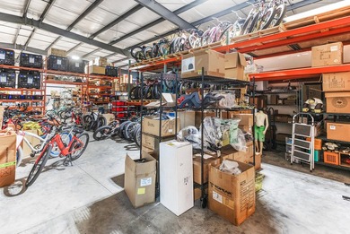 Extraordinary 14,000+ Square Foot Warehouse, Showroom, and - photo 13