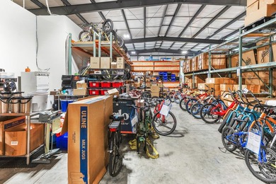 Extraordinary 14,000+ Square Foot Warehouse, Showroom, and - photo 14