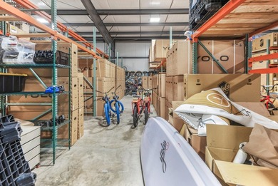 Extraordinary 14,000+ Square Foot Warehouse, Showroom, and - photo 18