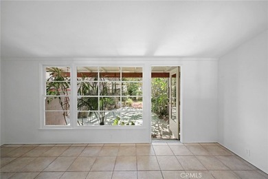 Welcome to 2310 N. Poinsettia, built in 1953 by Floyd Rogers in - photo 18