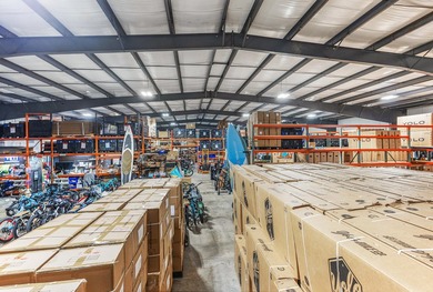 Extraordinary 14,000+ Square Foot Warehouse, Showroom, and - photo 19