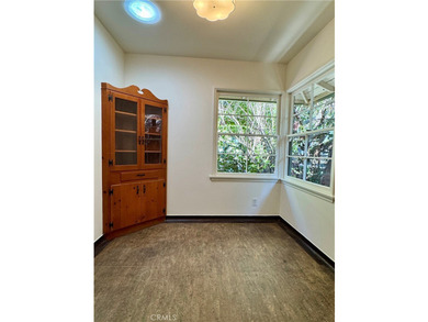Welcome to 2310 N. Poinsettia, built in 1953 by Floyd Rogers in - photo 19