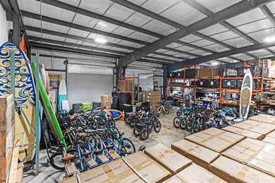 Extraordinary 14,000+ Square Foot Warehouse, Showroom, and - photo 20