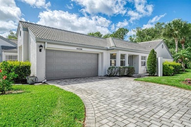 Under contract-accepting backup offers. ** STANDALONE VILLA IN - photo 1
