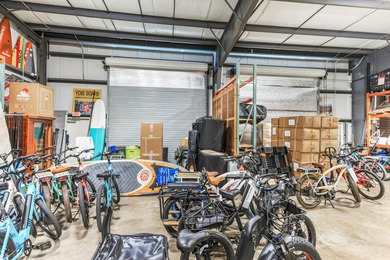 Extraordinary 14,000+ Square Foot Warehouse, Showroom, and - photo 22
