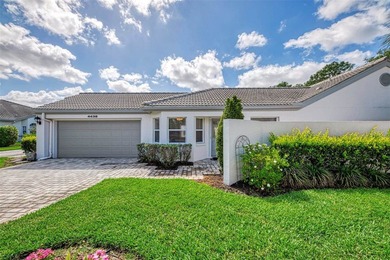 Under contract-accepting backup offers. ** STANDALONE VILLA IN - photo 2