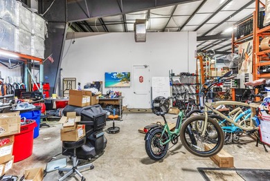 Extraordinary 14,000+ Square Foot Warehouse, Showroom, and - photo 23