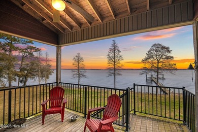 Welcome to your waterfront retreat with views from almost every - photo 3