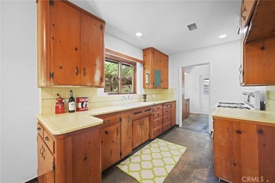 Welcome to 2310 N. Poinsettia, built in 1953 by Floyd Rogers in - photo 23
